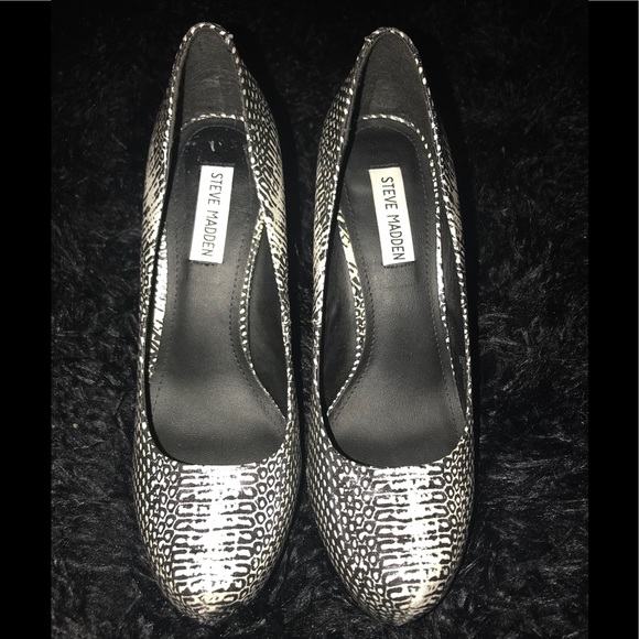 Steve Madden Shoes - Steve Madden Nala Platform Pumps